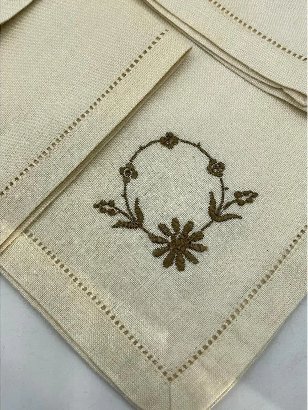 Vintage Linen Luncheon Napkins with Embroidery, Set of 4